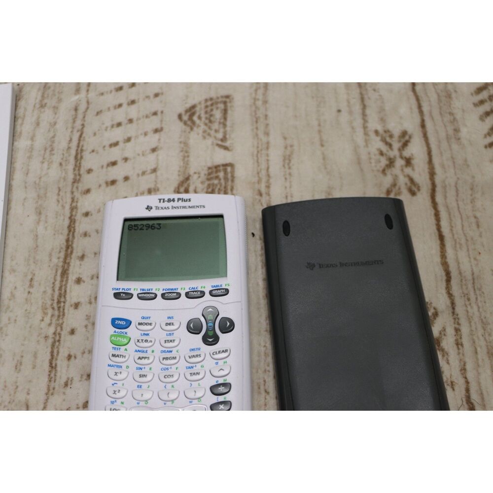 Texas Instruments TI-84+ calculator - Picture 2 of 3